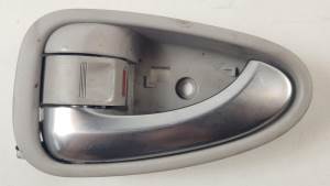 MANETA INTERIOR DELANTERA IZQUIERDA 6920605051 TOYOTA AVENSIS Autodesguaces Alicante