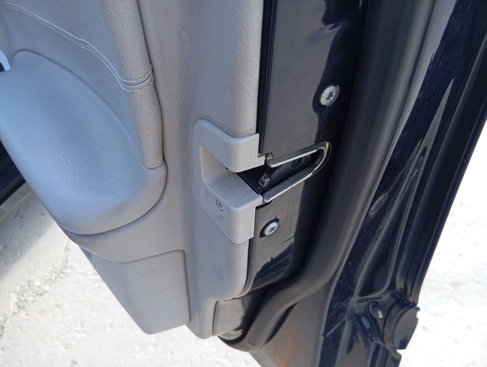 CERRADURA PUERTA DELANTERA DERECHA
