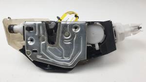 CERRADURA PUERTA TRASERA IZQUIERDA 2207305735 MERCEDES CLASE S (W220) BERLINA Autodesguaces Alicante