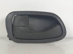 MANETA INTERIOR DELANTERA IZQUIERDA DAEWOO NUBIRA BERLINA Autodesguaces Alicante