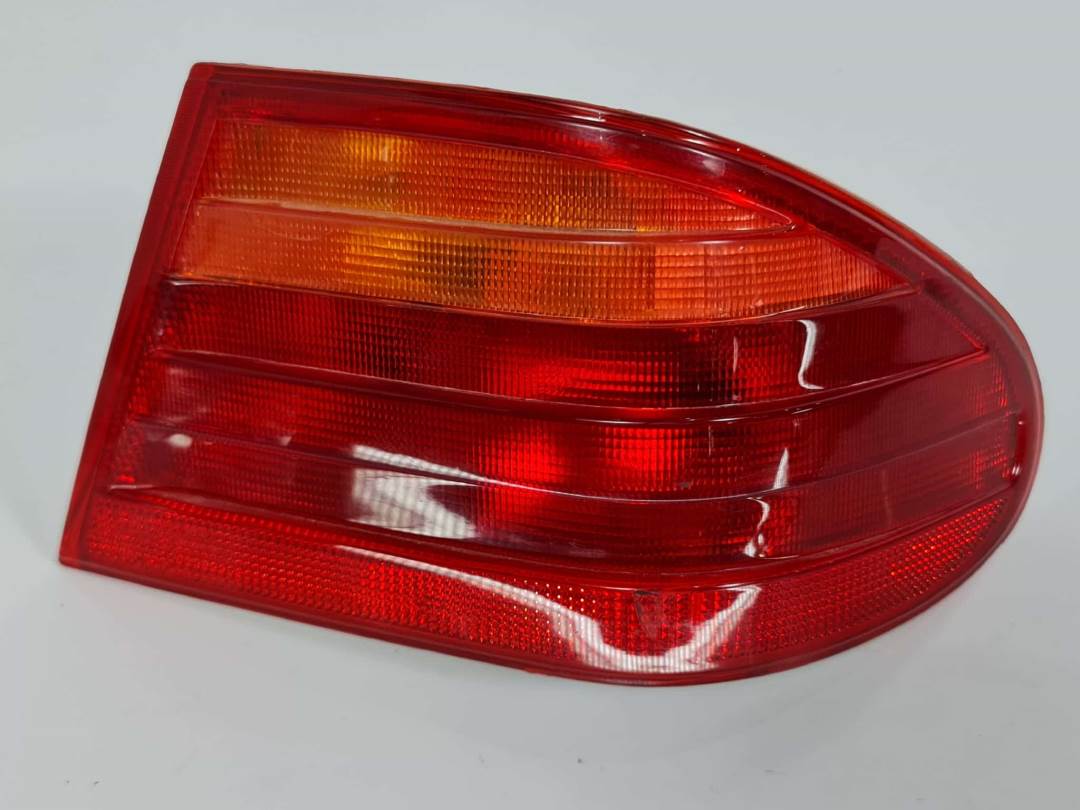 PILOTO TRASERO DERECHO - 01417793 - MERCEDES - CLASE E (W210) BERLINA