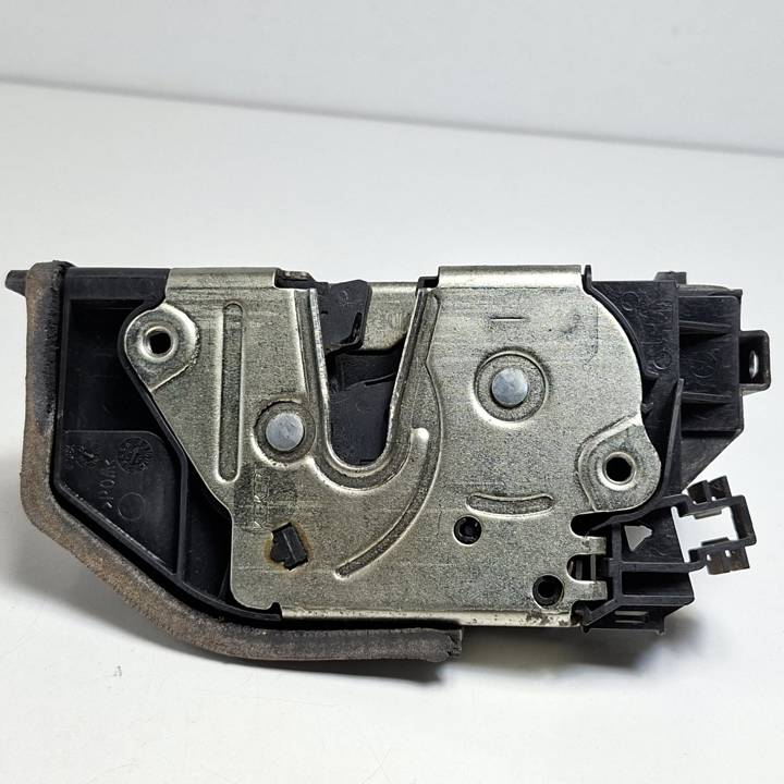 CERRADURA PUERTA DELANTERA IZQUIERDA 7167077 BMW SERIE 1 BERLINA (E81/E87) Autodesguaces Alicante