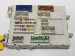 CAJA RELES / FUSIBLES F1ET9A340AA FORD FOCUS LIM. Autodesguaces Alicante