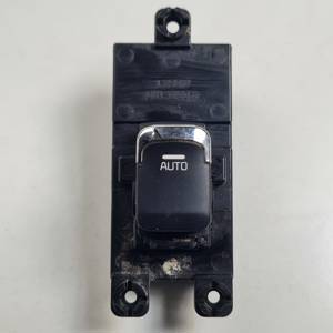 MANDO ELEVALUNAS TRASERO DERECHO 93580A2100 KIA CEE'D (JD) Autodesguaces Alicante
