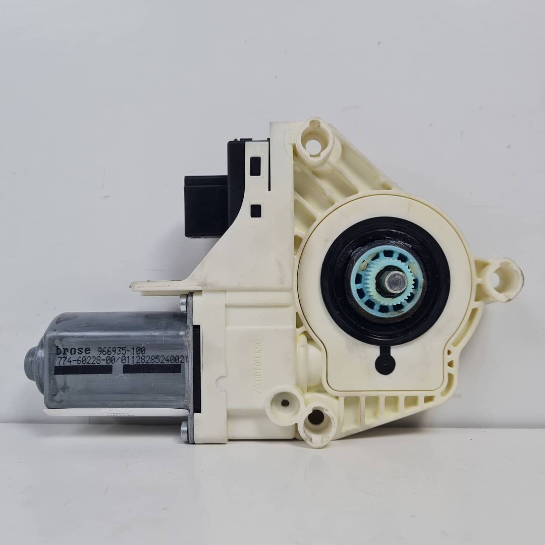 MOTOR ELEVALUNAS DELANTERO IZQUIERDO - 8K0959801 - SKODA - SUPERB (3T4)