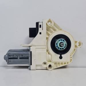 MOTOR ELEVALUNAS DELANTERO IZQUIERDO 8K0959801 SKODA SUPERB (3T4) Autodesguaces Alicante