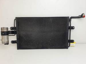 CONDENSADOR / RADIADOR AIRE ACONDICIONADO 1J0820411D VOLKSWAGEN BORA BERLINA (1J2) Autodesguaces Alicante