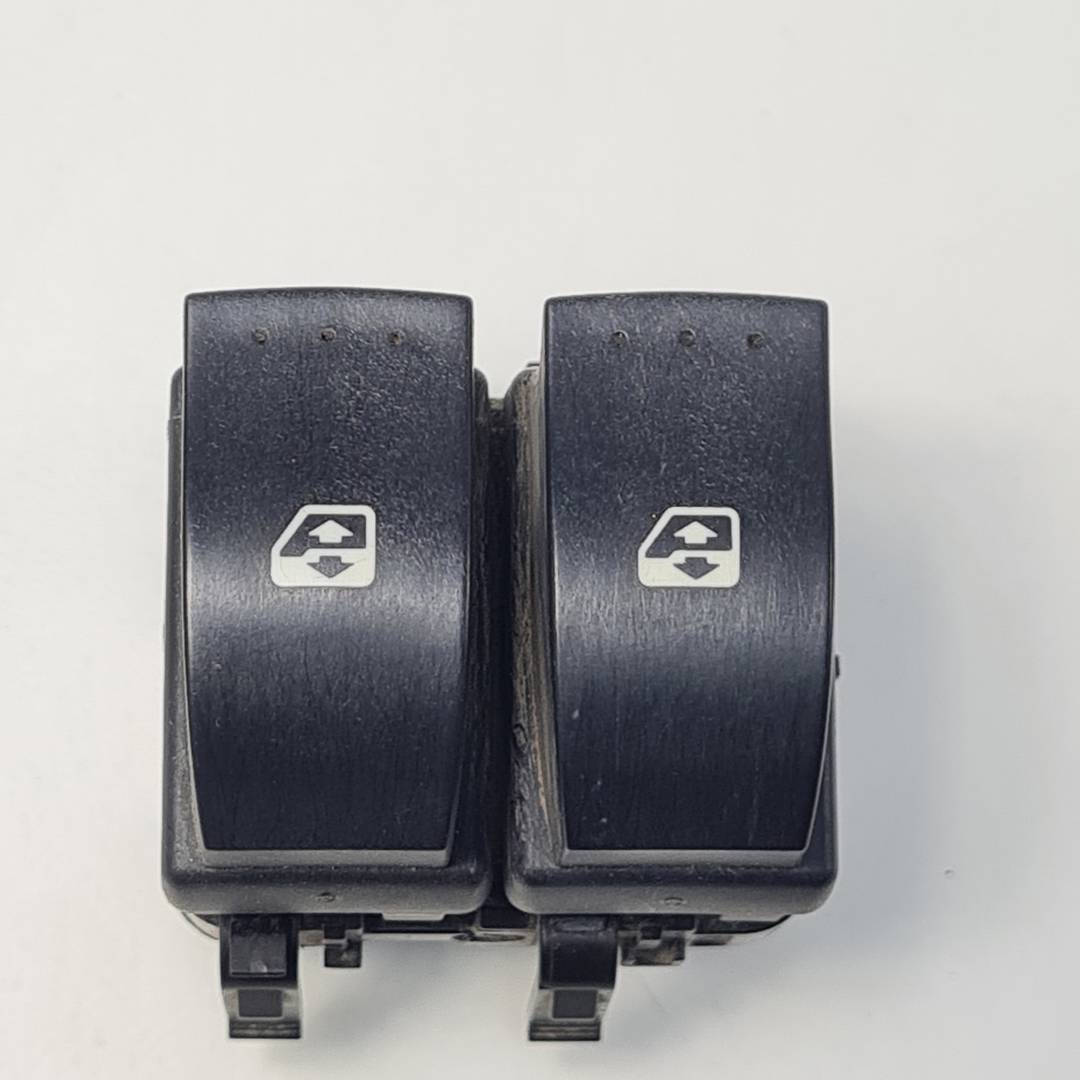 MANDO ELEVALUNAS DELANTERO IZQUIERDO - 057319A - NISSAN - PRIMASTAR (X83)