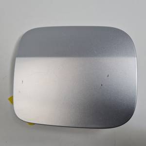 TAPA EXTERIOR COMBUSTIBLE TOYOTA RAV4 Autodesguaces Alicante
