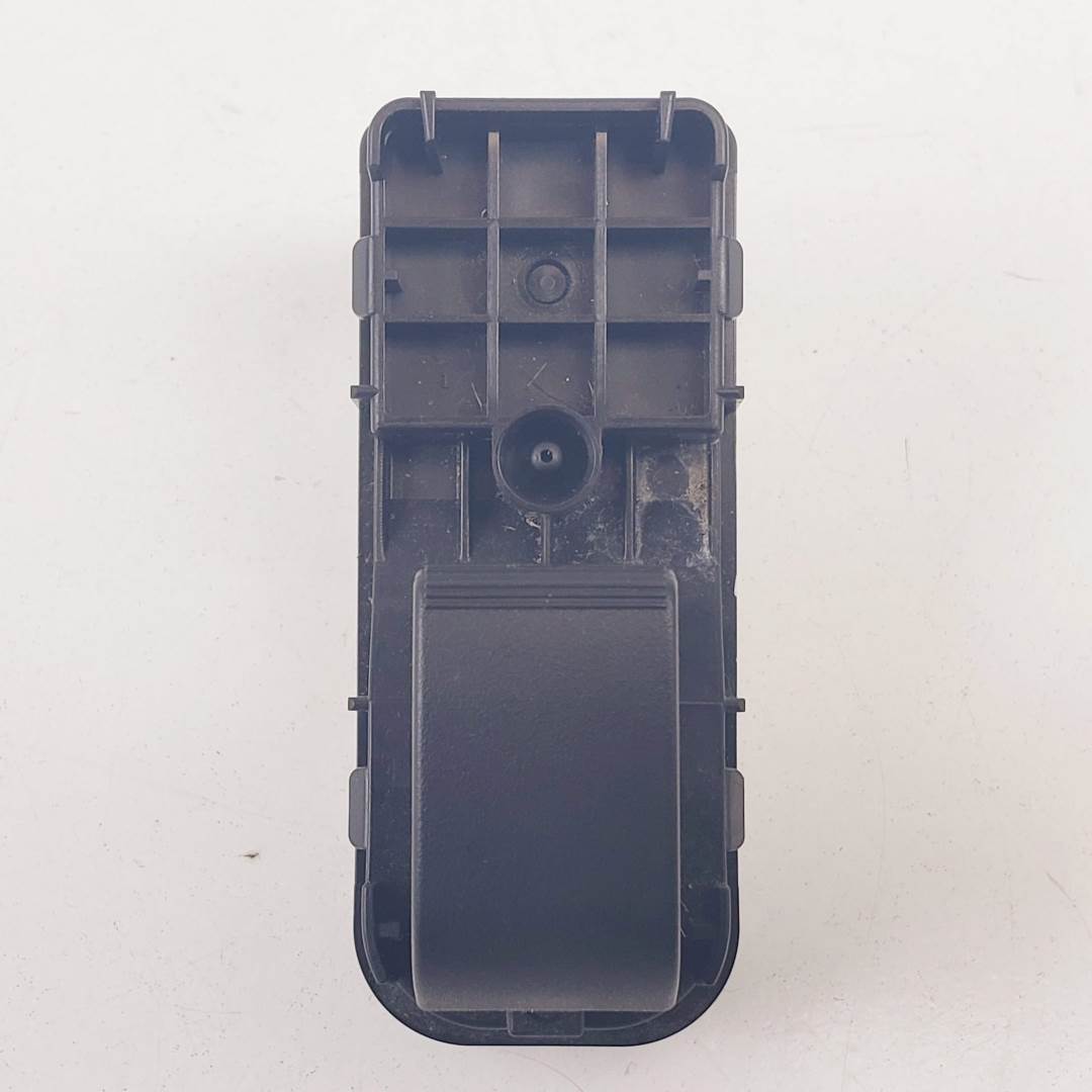 MANDO ELEVALUNAS TRASERO IZQUIERDO - BBM266370 - MAZDA - 3 LIM. (BL)