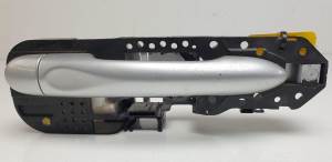 MANETA EXTERIOR TRASERA DERECHA 806060041R RENAULT MEGANE III BERLINA 5P Autodesguaces Alicante