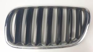 REJILLA DELANTERA 51113420087 BMW X3 (E83) Autodesguaces Alicante
