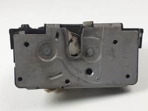CERRADURA PUERTA TRASERA DERECHA 13431845 OPEL CORSA E Autodesguaces Alicante