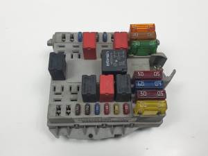 CAJA RELES / FUSIBLES 46760253 FIAT PUNTO BERLINA (188) Autodesguaces Alicante