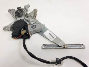 ELEVALUNAS TRASERO DERECHO 8572030291 LEXUS GS300 (JZS160) Autodesguaces Alicante