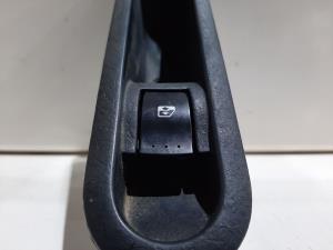 MANDO ELEVALUNAS DELANTERO DERECHO 156013870 RENAULT MEGANE II FAMILIAR Autodesguaces Alicante