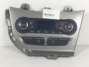 MANDO CLIMATIZADOR BM5T18C612CG FORD FOCUS TURN. (CB8) Autodesguaces Alicante