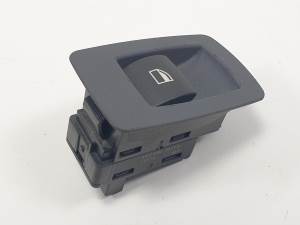 MANDO ELEVALUNAS TRASERO DERECHO 6952004 BMW SERIE 1 BERLINA (E81/E87) Autodesguaces Alicante