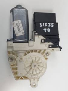 MOTOR ELEVALUNAS TRASERO DERECHO 1K0959704P VOLKSWAGEN PASSAT VARIANT (3C5) Autodesguaces Alicante