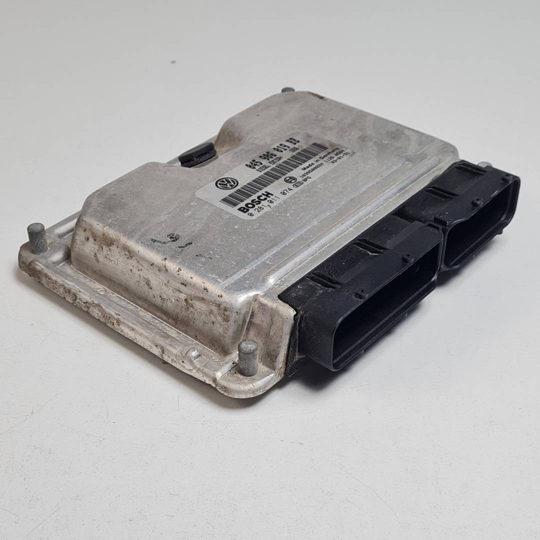Calculateur moteur - 0281011074 - SEAT - CORDOBA BERLINA (6L2)
