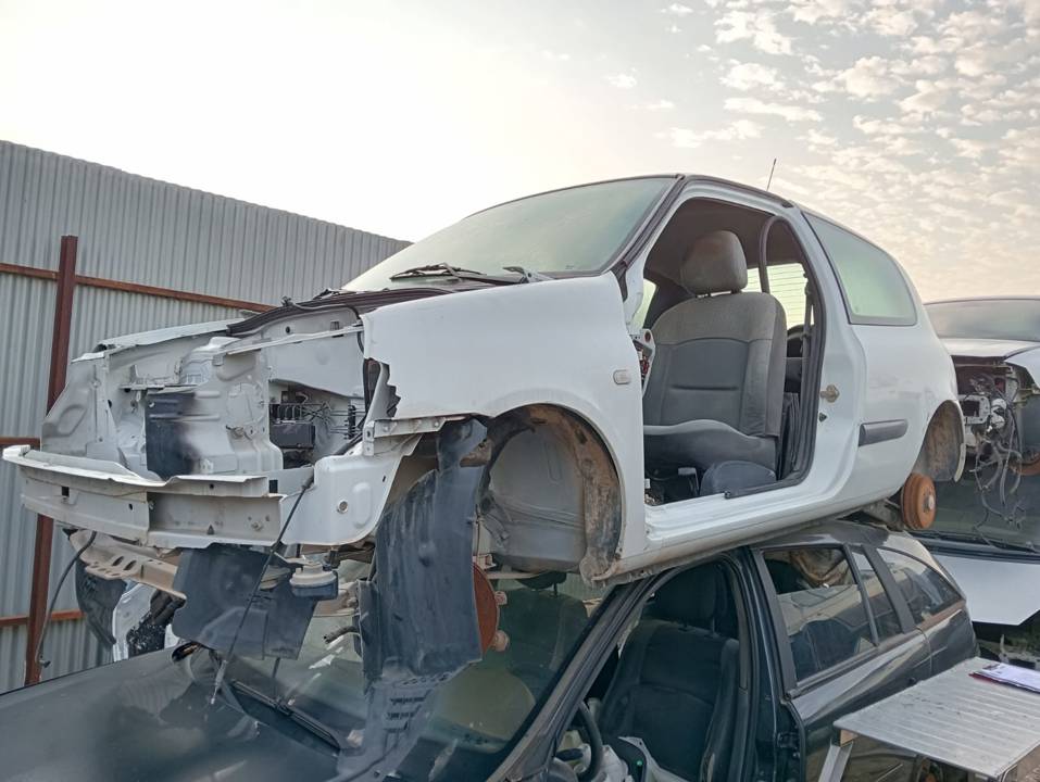 Imagen del vehículo RENAULT CLIO II FASE II (B/CB0)
