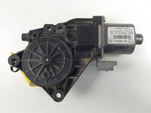 MOTOR ELEVALUNAS TRASERO DERECHO 834602R000 HYUNDAI I30 (FD) Autodesguaces Alicante