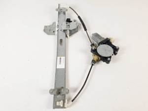 ELEVALUNAS TRASERO IZQUIERDO 824504D020 KIA CARNIVAL Autodesguaces Alicante
