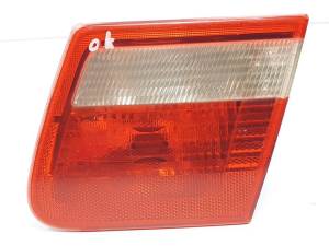 PILOTO TRASERO DERECHO INTERIOR 63218368760 BMW SERIE 3 TOURING (E46) Autodesguaces Alicante