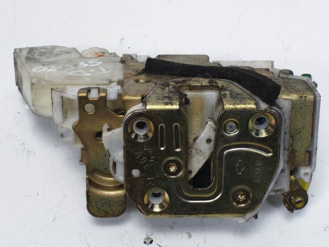 CERRADURA PUERTA TRASERA DERECHA - 805525P003 - NISSAN - PICK-UP (D22)