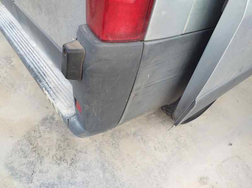 PUNTERA PARAGOLPES TRASERA DERECHA