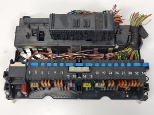 CAJA RELES / FUSIBLES 8364542 BMW SERIE 3 BERLINA (E46) Autodesguaces Alicante
