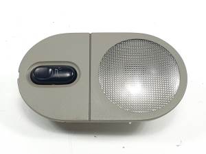 LUZ INTERIOR 770082054 RENAULT LAGUNA (B56) Autodesguaces Alicante