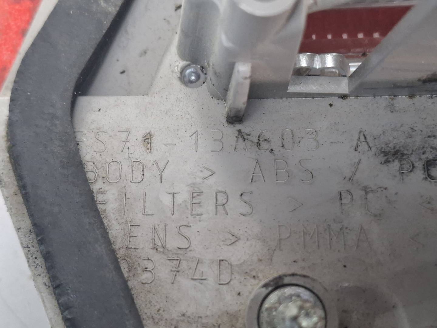 Foto 4 de Piloto Trasero Izquierdo Interior Ford Mondeo Ber. (ca2) (2007–2015)