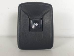 MANDO ELEVALUNAS DELANTERO DERECHO DACIA SANDERO Autodesguaces Alicante