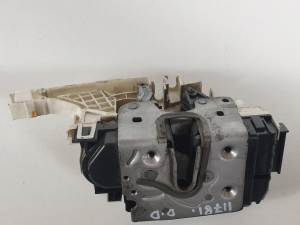 CERRADURA PUERTA DELANTERA DERECHA A9067201835 MERCEDES SPRINTERII CAJA CERRADA (DESDE 01.06) Autodesguaces Al
