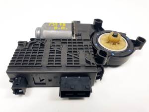 MOTOR ELEVALUNAS DELANTERO DERECHO 9682495780 CITROEN C4 PICASSO Autodesguaces Alicante