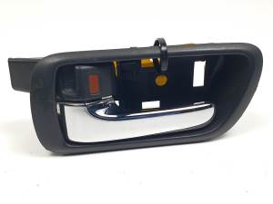 MANETA INTERIOR DELANTERA IZQUIERDA 692060F010 TOYOTA COROLLA VERSO (R1) Autodesguaces Alicante