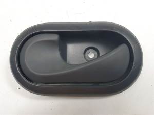 MANETA INTERIOR TRASERA IZQUIERDA 8200733848 DACIA SANDERO Autodesguaces Alicante