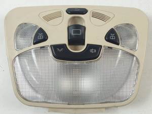 LUZ INTERIOR A2098200901 MERCEDES CLASE CLK (W209) COUPE Autodesguaces Alicante