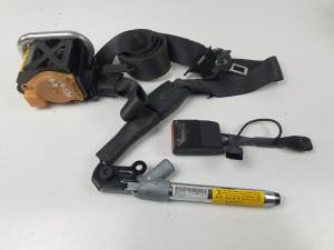 CINTURON SEGURIDAD DELANTERO DERECHO 13303851 OPEL INSIGNIA BERLINA Autodesguaces Alicante