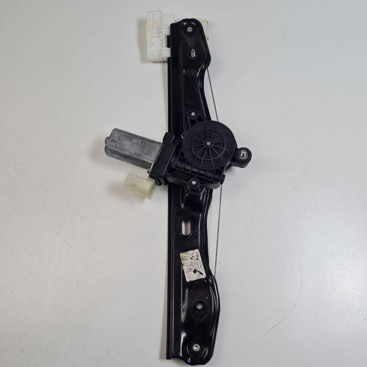 ELEVALUNAS TRASERO IZQUIERDO BMW 1 F20 LCI Autodesguaces Alicante