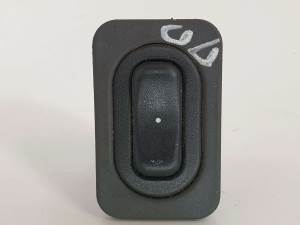 MANDO ELEVALUNAS DELANTERO DERECHO 13303102 OPEL MERIVA Autodesguaces Alicante