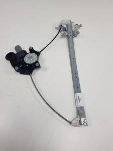 ELEVALUNAS TRASERO DERECHO 8571042150 TOYOTA RAV4 Autodesguaces Alicante