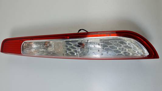 PILOTO TRASERO DERECHO 8M5113404A FORD FOCUS LIM. (CB4) Autodesguaces Alicante