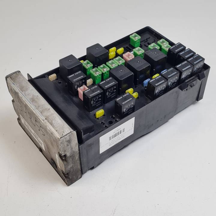 CAJA RELES / FUSIBLES P05144509AF CHRYSLER VOYAGER (RG) Autodesguaces Alicante