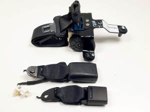 CINTURON SEGURIDAD TRASERO CENTRAL 89850N7000 HYUNDAI TUCSON Autodesguaces Alicante