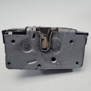 CERRADURA PUERTA DELANTERA DERECHA 13258274 OPEL CORSA D Autodesguaces Alicante