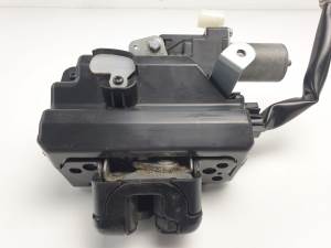 CERRADURA MALETERO / PORTON T5161382A TOYOTA RAV 4 (A4) Autodesguaces Alicante