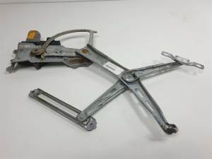 ELEVALUNAS DELANTERO DERECHO 90579356 OPEL ZAFIRA A Autodesguaces Alicante