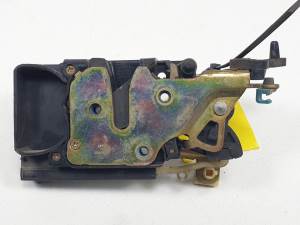 CERRADURA PUERTA TRASERA IZQUIERDA CHEVROLET KALOS Autodesguaces Alicante